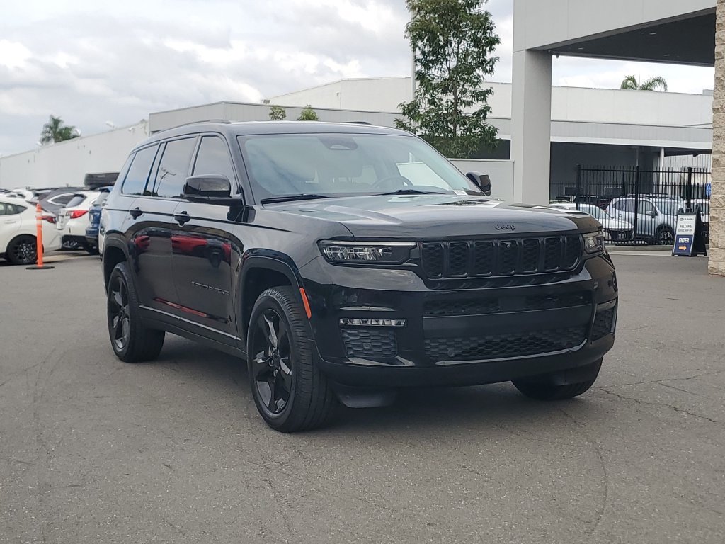 Used 2022 Jeep Grand Cherokee L Limited w/ Luxury Tech Group II RWD image 3