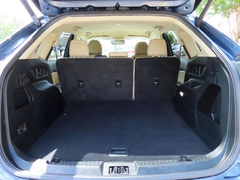 Used 2019 Ford Edge SEL w/ Equipment Group 201A FWD image 19