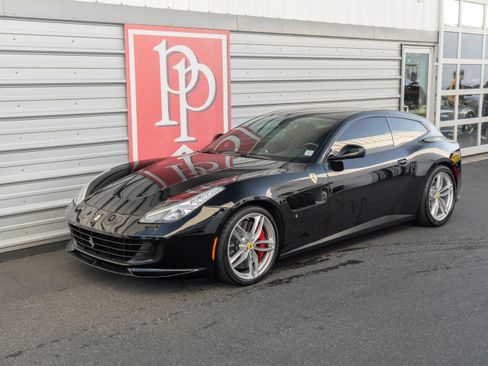 Used 2018 Ferrari GTC4Lusso T image 44