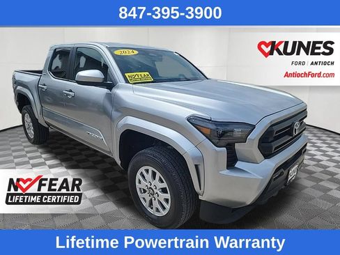 Used 2024 Toyota Tacoma SR5 AWD/4WD image 11