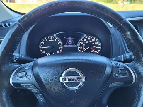 Used 2019 Nissan Pathfinder SL image 28