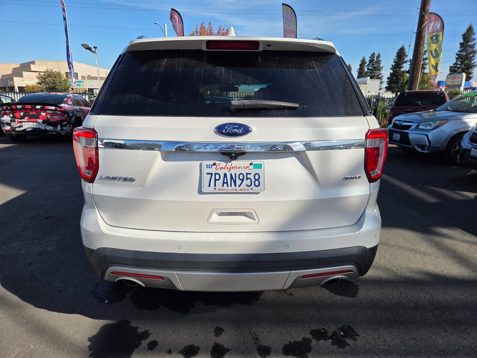 Used 2016 Ford Explorer Limited w/ Equipment Group 301A AWD/4WD image 3