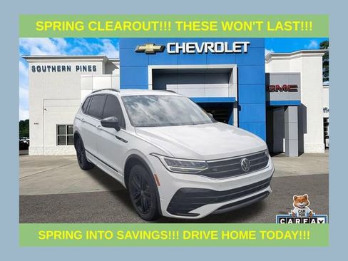 Used 2022 Volkswagen Tiguan SE R-Line image 1