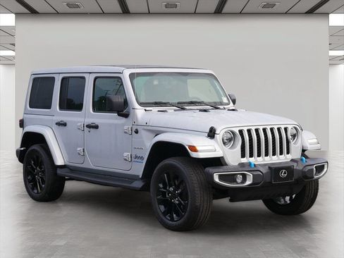 Used 2023 Jeep Wrangler Unlimited Sahara w/ Cold Weather Group AWD/4WD image 1