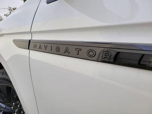 New 2026 Lincoln Navigator L Reserve AWD/4WD image 24