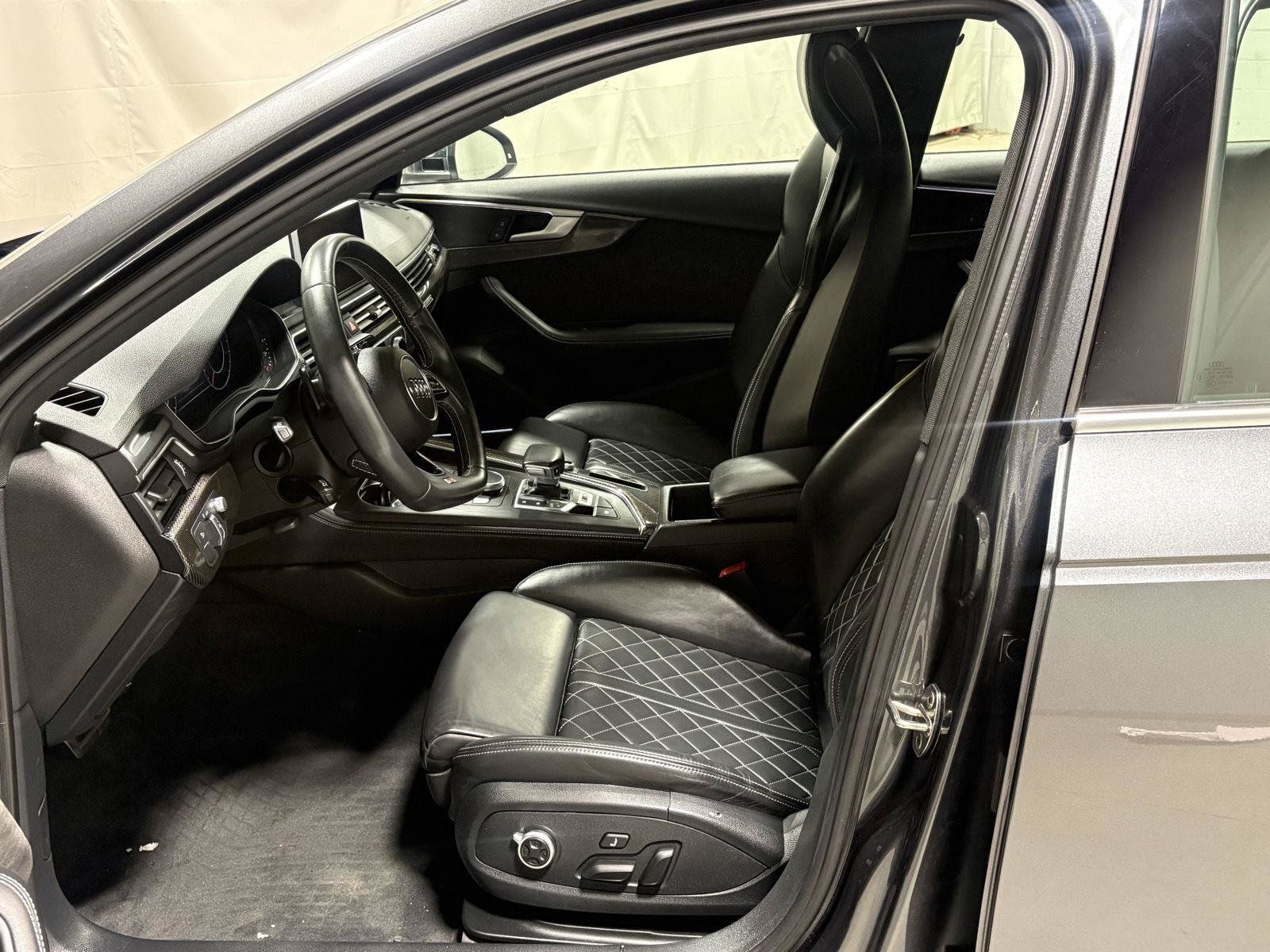 Used 2019 Audi S4 Prestige AWD/4WD image 2