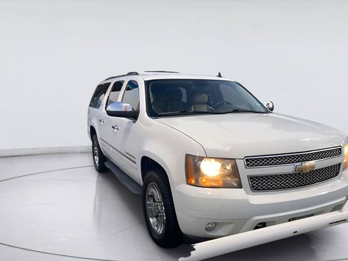Used 2011 Chevrolet Suburban LTZ AWD/4WD image 2