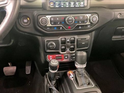 Used 2023 Jeep Wrangler Unlimited Rubicon 4xe w/ Cold Weather Group AWD/4WD image 8