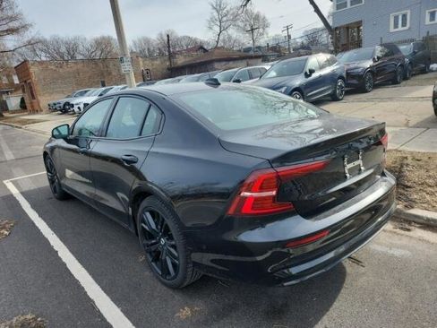 Used 2023 Volvo S60 T8 Plus image 4