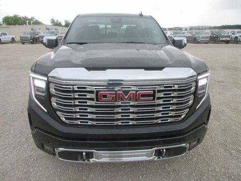 New 2026 GMC Sierra 1500 Denali w/ Denali Reserve Package AWD/4WD image 13