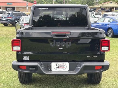 New 2026 Jeep Gladiator Sport AWD/4WD image 12
