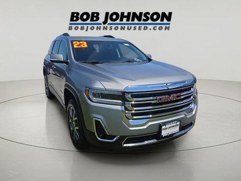 Used 2023 GMC Acadia SLT FWD image 1