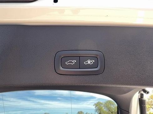 Certified 2023 Volvo C40 P8 Recharge Ultimate image 26