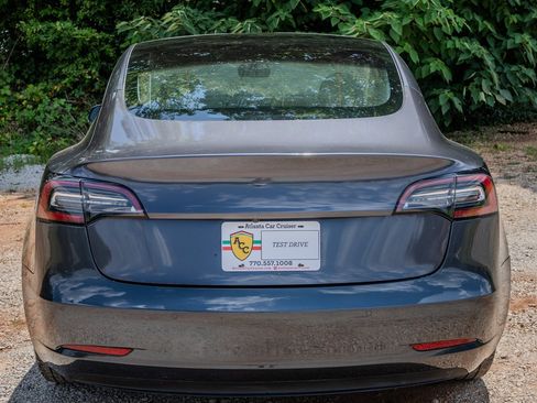 Used 2022 Tesla Model 3 Standard Range RWD image 4
