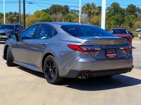 Used 2025 Toyota Camry SE w/ Multimedia Upgrade Package image 21