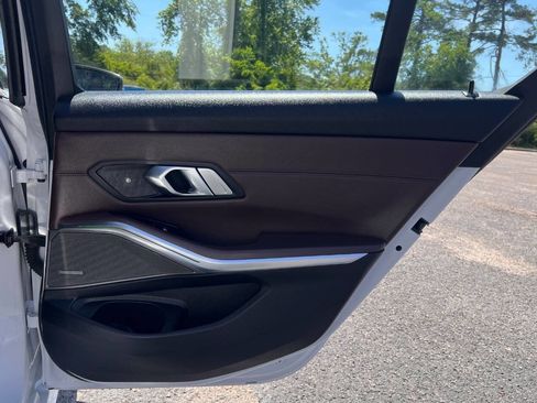 Used 2019 BMW 330i Sedan w/ Premium Package image 18