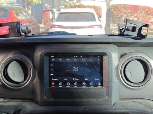 Used 2021 Jeep Wrangler Unlimited Sport image 18