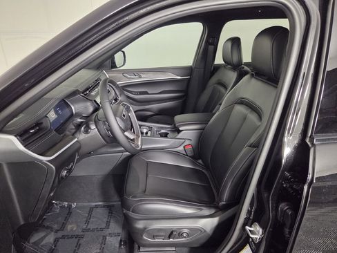 New 2026 Jeep Grand Cherokee L Limited w/ Limited Altitude Package RWD image 8