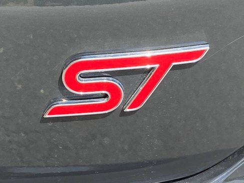 Used 2022 Ford Edge ST w/ Equipment Group 401A AWD/4WD image 11