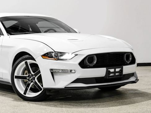 Used 2020 Ford Mustang Premium RWD image 13