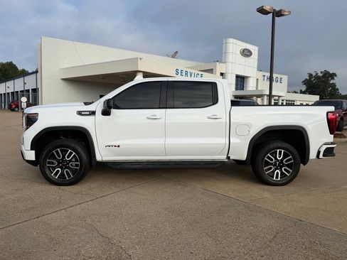 Used 2025 GMC Sierra 1500 AT4 w/ AT4 Premium Package AWD/4WD image 4