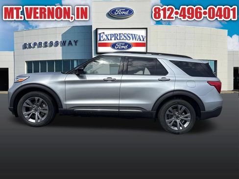 Used 2024 Ford Explorer XLT w/ Equipment Group 202A AWD/4WD image 15