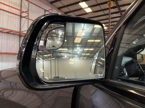 Used 2024 Jeep Wagoneer Series II w/ Flexible Seating Group image 16