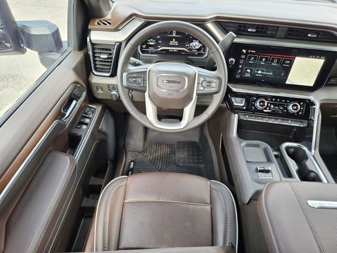 Used 2024 GMC Sierra 2500 Denali w/ Denali Reserve Package image 15