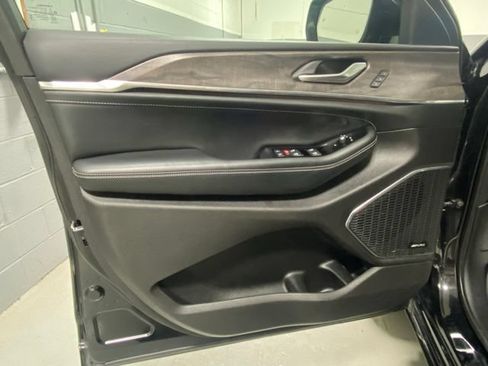 Used 2023 Jeep Grand Cherokee L Overland AWD/4WD image 6