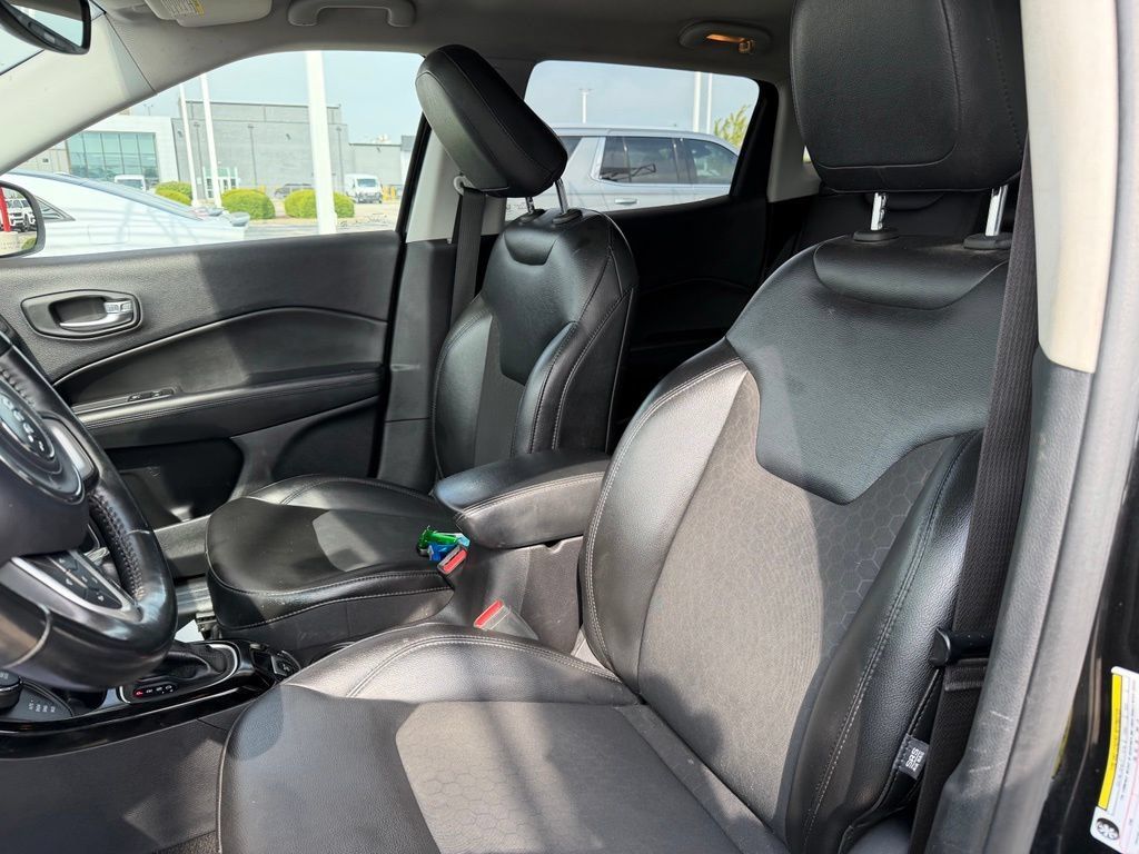 Used 2018 Jeep Compass Latitude w/ Popular Equipment Group AWD/4WD image 13