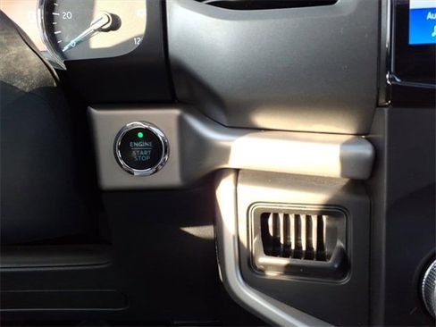 Certified 2023 Ford Expedition XLT image 25