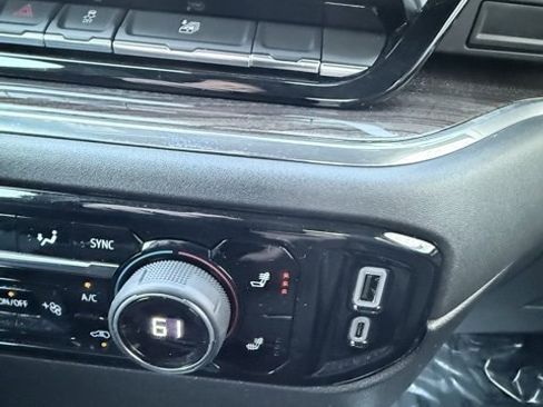 Used 2024 Chevrolet Silverado 1500 LT image 30