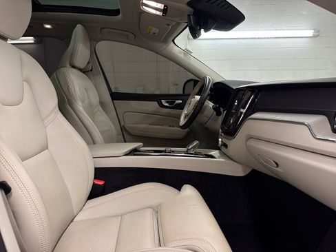 Used 2023 Volvo XC60 B6 Ultimate w/ Protection Package Premier AWD/4WD image 29
