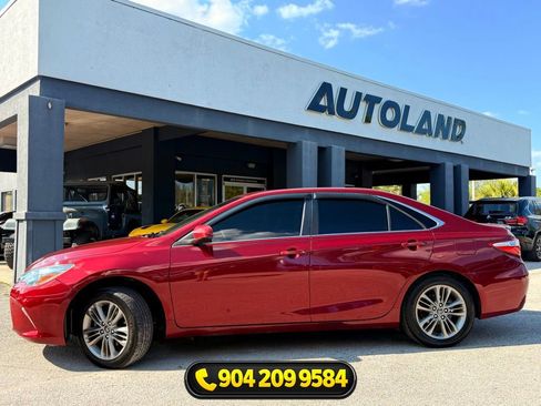 Used 2017 Toyota Camry SE FWD image 4