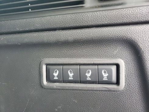 Used 2023 Jeep Wagoneer L Series II AWD/4WD image 9