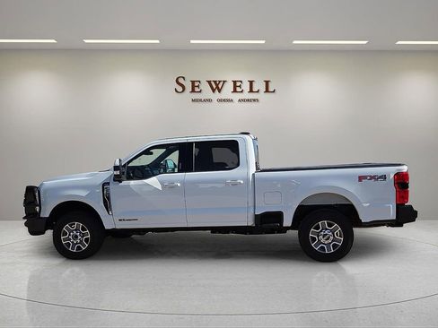 Used 2023 Ford F250 Lariat w/ FX4 Off-Road Package AWD/4WD image 2