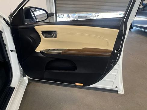 Used 2015 Toyota Avalon XLE Touring FWD image 12