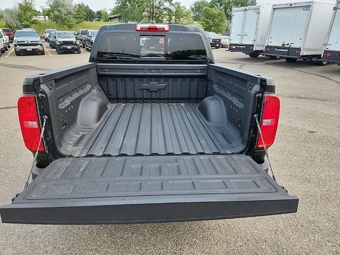 Certified 2022 Chevrolet Colorado Z71 w/ Z71 Midnight Edition AWD/4WD image 39