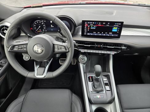 New 2026 Alfa Romeo Tonale w/ Black Premium Package AWD/4WD image 6