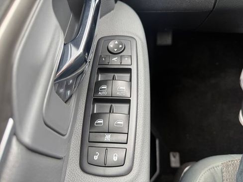 Used 2017 RAM 1500 Classic SLT w/ SLT Plus D￩cor Group AWD/4WD image 17