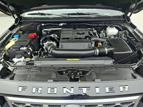 Used 2024 Nissan Frontier SV w/ Tow Package AWD/4WD image 29
