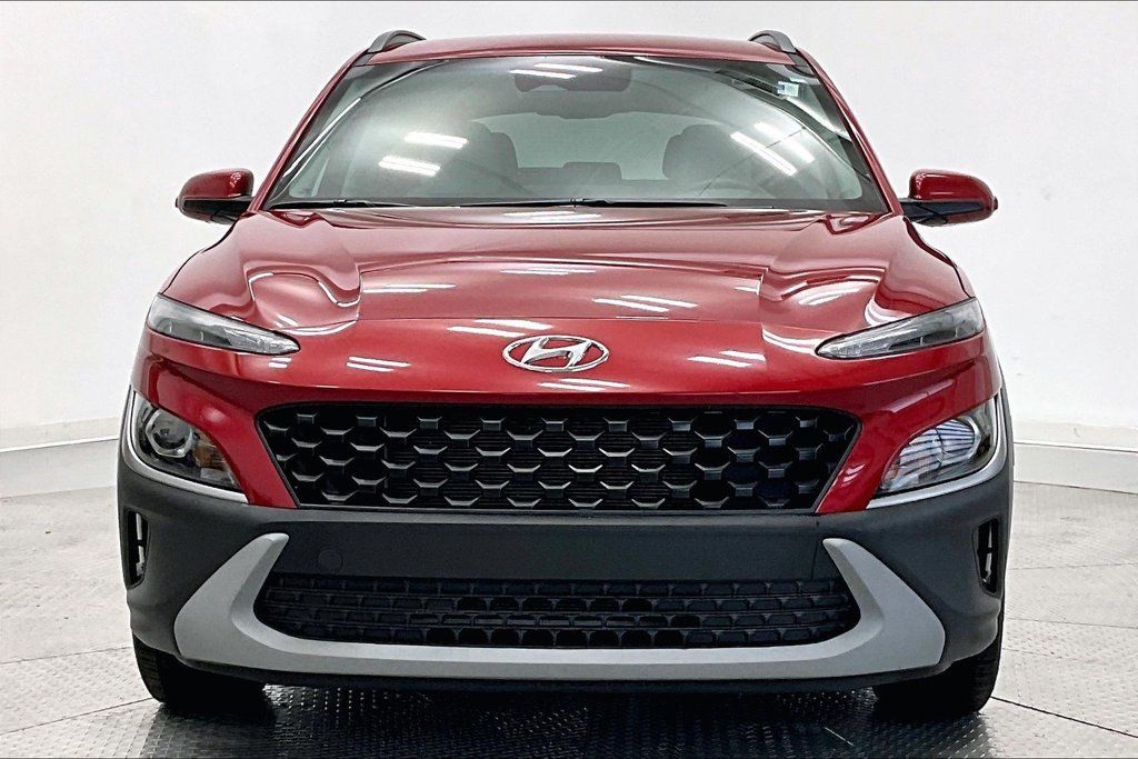 Used 2023 Hyundai Kona SEL w/ Cargo Package AWD/4WD image 3