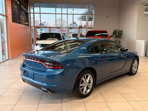 Used 2022 Dodge Charger SXT w/ Navigation & Travel Group image 4