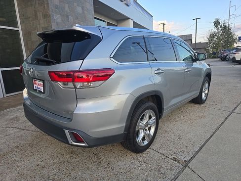 Used 2018 Toyota Highlander Limited image 24