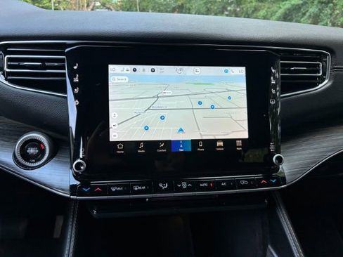 Used 2024 Jeep Wagoneer L Series II image 15