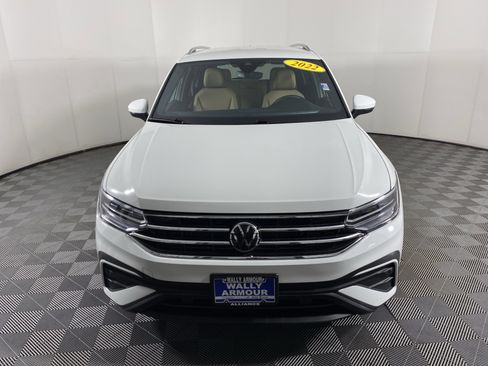 Used 2022 Volkswagen Tiguan SE AWD/4WD image 36