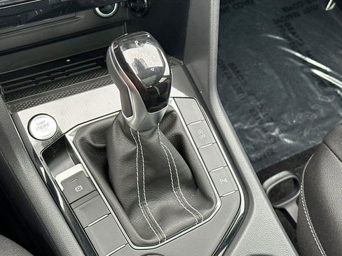 New 2026 Volkswagen Taos SEL image 21