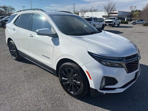 Used 2022 Chevrolet Equinox RS w/ LPO, Floor Liner Package image 8