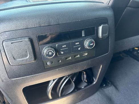 Used 2020 GMC Yukon Denali w/ Denali Ultimate Package AWD/4WD image 21