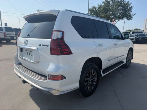 Used 2018 Lexus GX 460 Premium AWD/4WD image 3